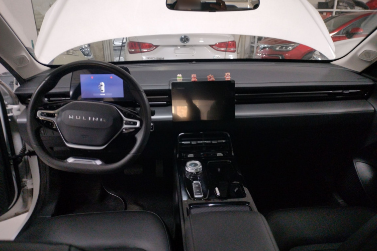 五菱汽车 五菱E5 2024款 410km 标准版中控内饰12