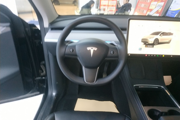 特斯拉 Model Y 2023款 后轮驱动版中控内饰13