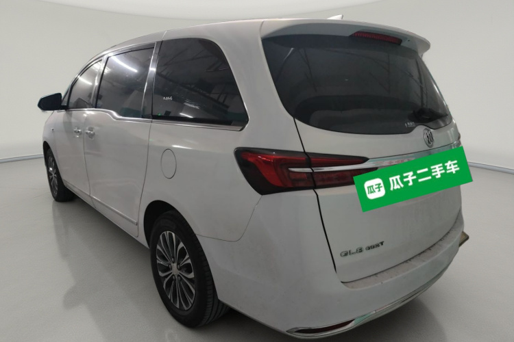 别克GL8 2022款 陆上公务舱 652T 豪华型车身外观5