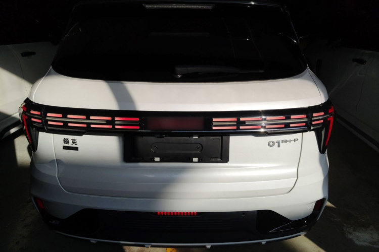 领克01 EM-P 2023款 1.5TD EM-P PM车身外观6