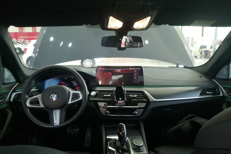 宝马5系(进口) 2022款 改款 525i M运动套装中控内饰7002