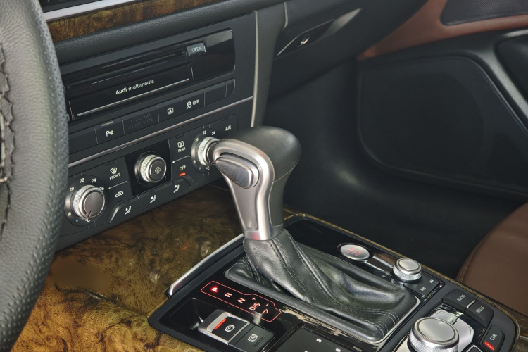 奥迪A6L 2015款 TFSI 百万纪念智领型局部细节18