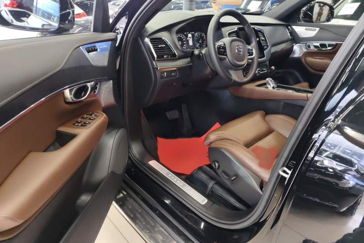 沃尔沃XC90 2022款 B6 智雅豪华版 7座中控内饰7003