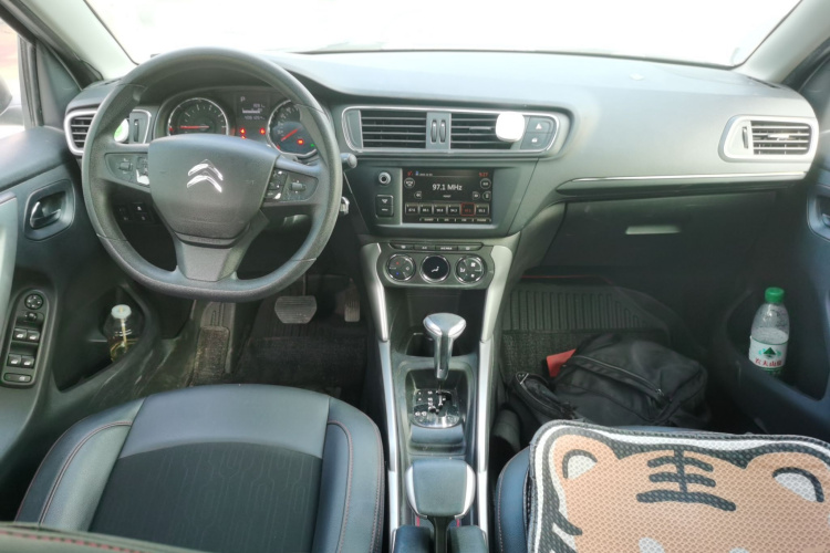 雪铁龙C3-XR 2018款 1.6L 自动先锋型中控内饰12