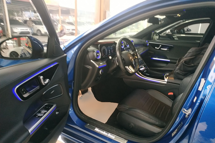 奔驰C级 2022款 C 260 L 运动版中控内饰7003