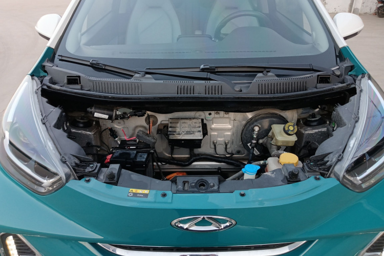 奇瑞 小蚂蚁 2022款 甜粉款 半糖版 磷酸铁锂 30kW 301km机舱底盘24