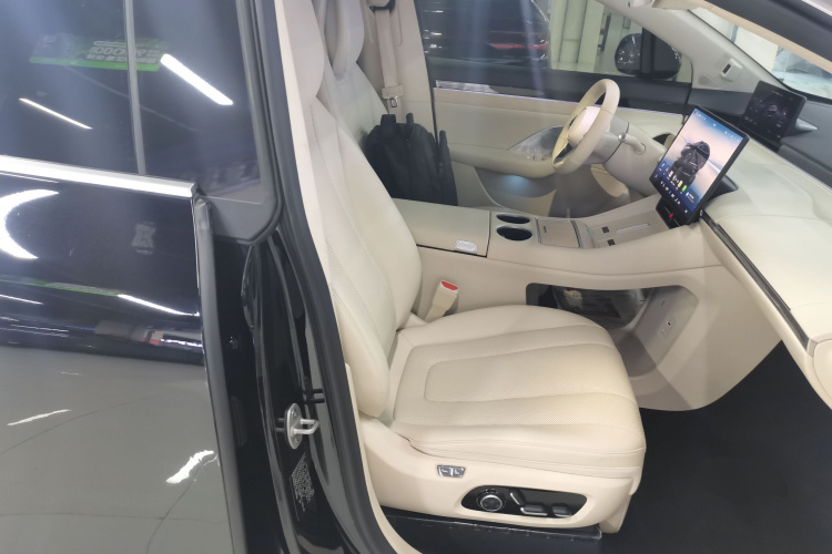 鸿蒙智行 智界R7 2025款 增程 251km Max局部细节41