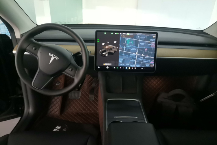 特斯拉 Model Y 2022款 改款 后轮驱动版中控内饰7002
