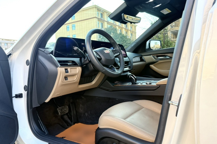 凯迪拉克CT5 2024款 28T 尊贵型中控内饰7005