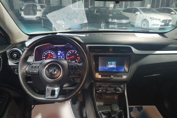 名爵ZS 2017款 1.5L 手动精英版中控内饰12