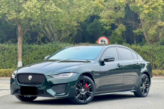 捷豹XEL 2024款 2.0T 250PS R-DYNAMIC S耀黑运动版