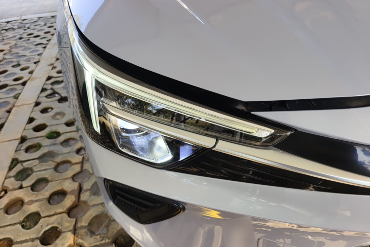 飞凡汽车 飞凡ER6 2021款 新动版 620km 智行版车身外观6006