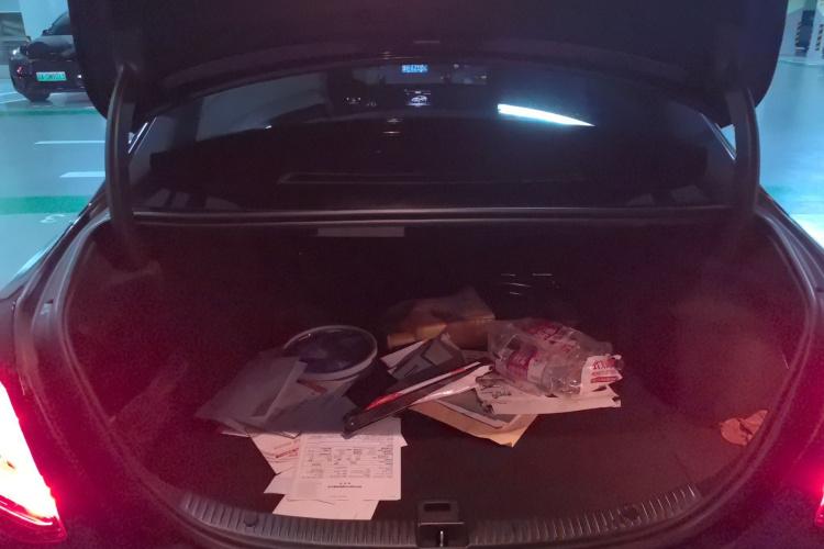 奔驰C级 2017款 改款 C 200 L 运动版机舱底盘23