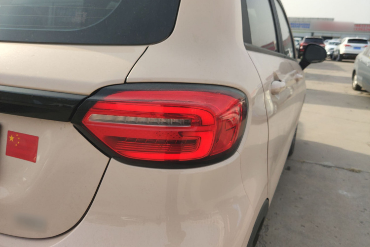 零跑汽车 零跑T03 2021款 400舒享版车身外观9