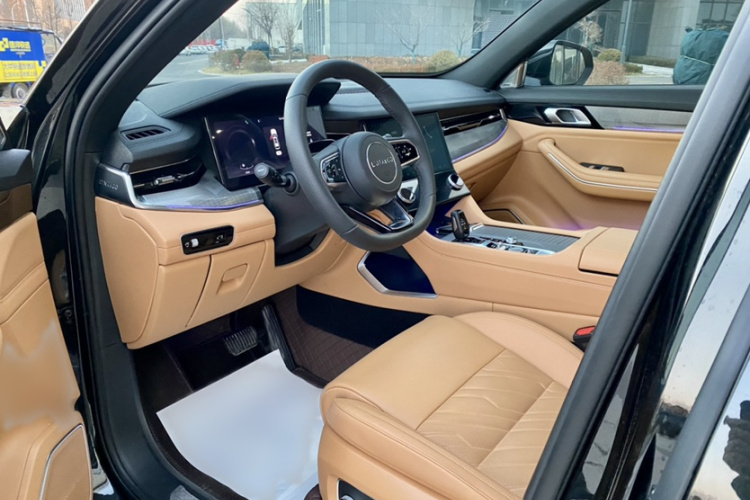 领克09 2024款 2.0T 四驱运动版 五座中控内饰7002