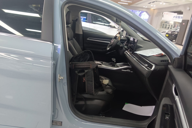 吉利汽车 帝豪 2023款 第4代冠军版 1.5L CVT尊贵型局部细节41