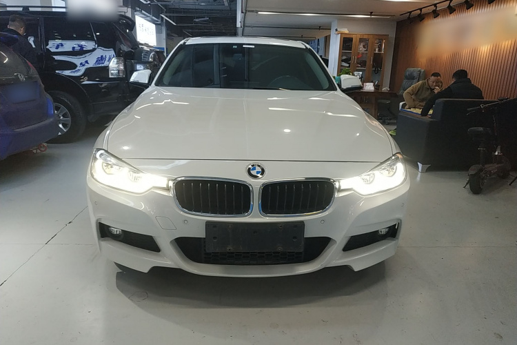 宝马3系 2019款 320Li M运动套装车身外观2