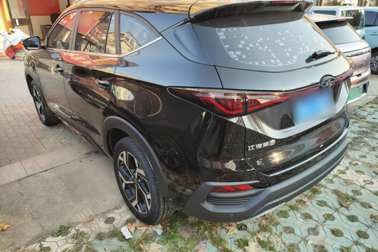 思皓X8 2021款 300T DCT尊贵智联版 6座车身外观4