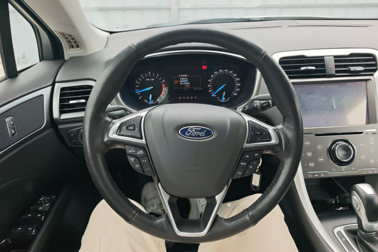 福特 蒙迪欧 2013款 1.5L GTDi180时尚型中控内饰13