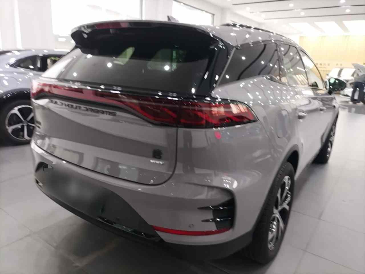 比亚迪 唐新能源 2025款 智驾版 DM-i 115KM 旗舰型(4)