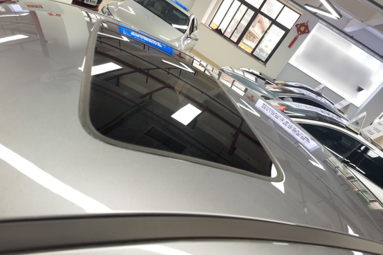 比亚迪 秦PLUS 2024款  荣耀版 DM-i 120KM超越型局部细节57