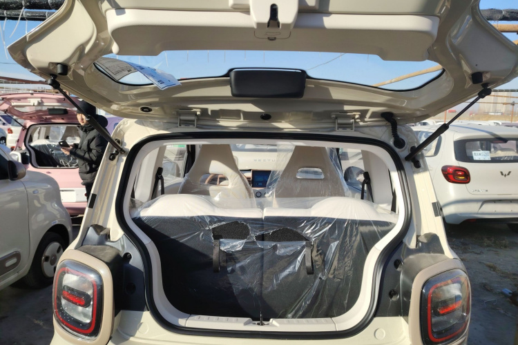 奔腾小马 2026款 222km 萌趣马 Plus机舱底盘23