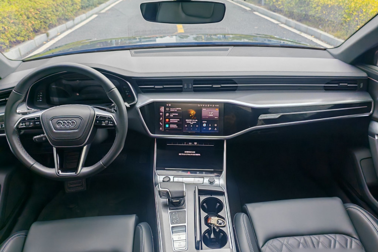 奥迪A6L 2025款 45 TFSI 臻选动感型中控内饰7005