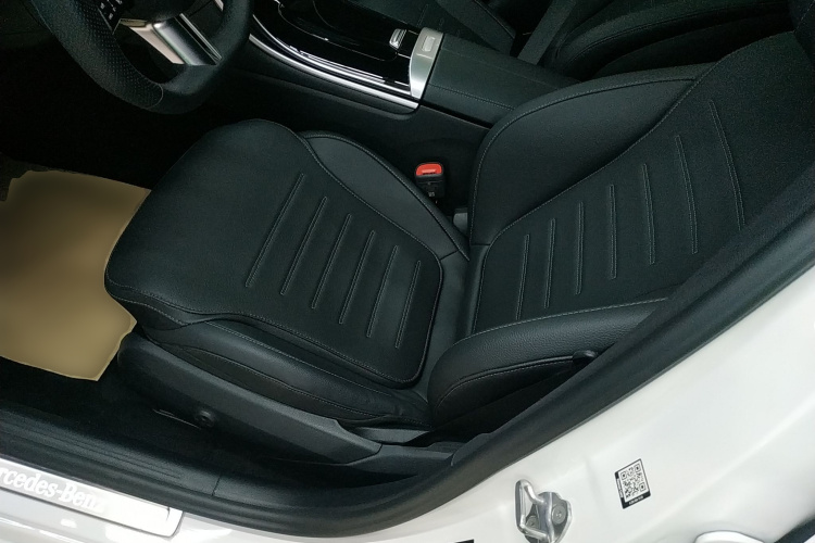 奔驰C级 2023款 改款 C 260 L 运动版局部细节19