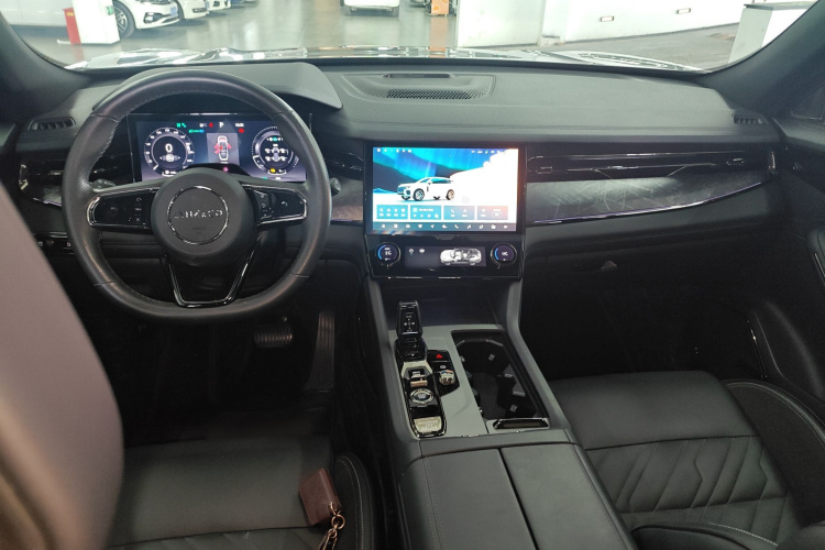 领克09 EM-P 2021款 2.0T PHEV Halo 六座中控内饰7002