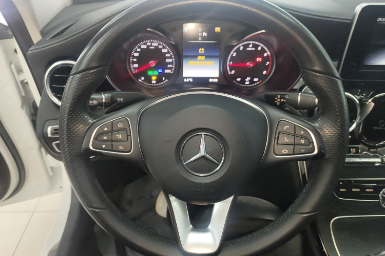 奔驰C级 2018款 C 200 L 运动版局部细节13