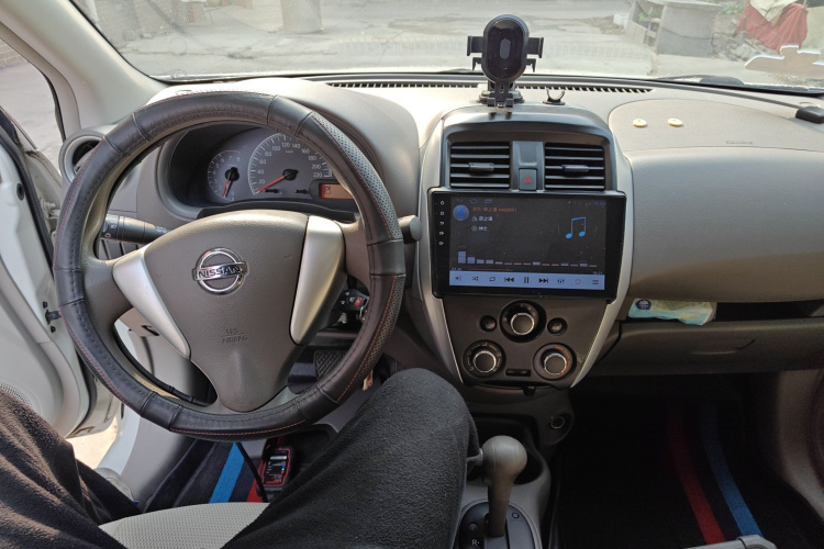 日产 阳光 2015款 1.5XE CVT舒适版中控内饰12