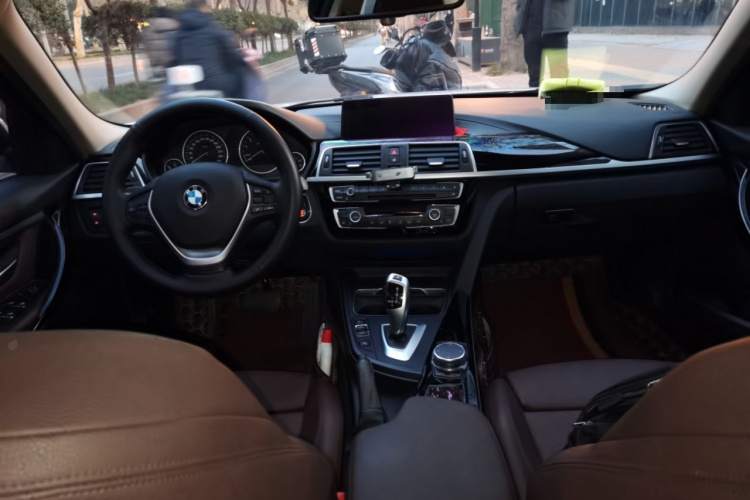 宝马3系 2019款 320Li 时尚型中控内饰7002