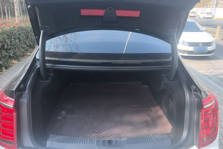 红旗H9 2022款 2.0T 智联旗享版局部细节23