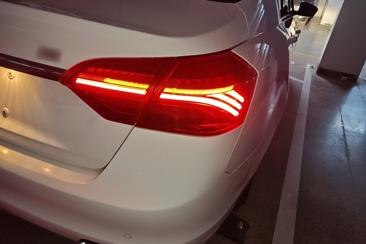 吉利汽车 帝豪 2018款 1.5L CVT向上互联版车身外观9