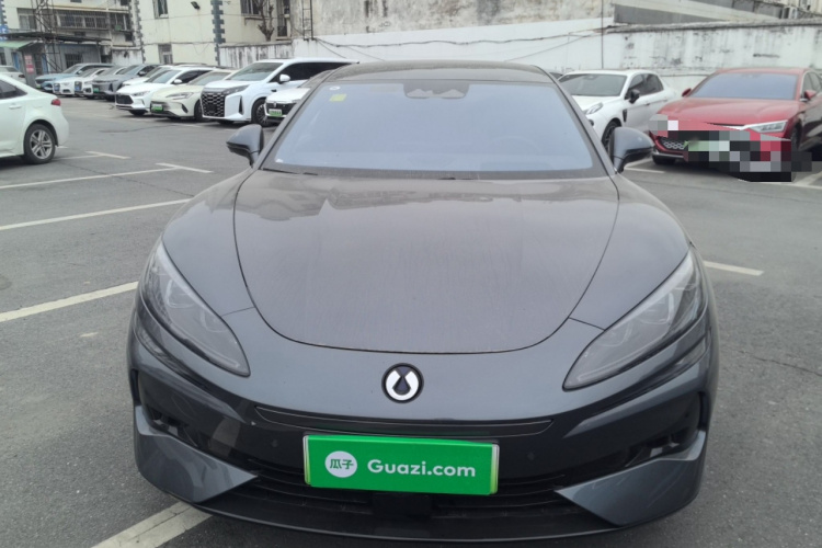 腾势Z9 2024款 1100km 四驱Max版车身外观2