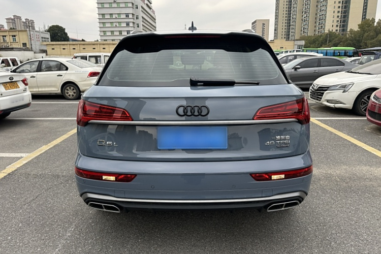 奥迪Q5L 2022款 40T RS套件燃速型车身外观6005
