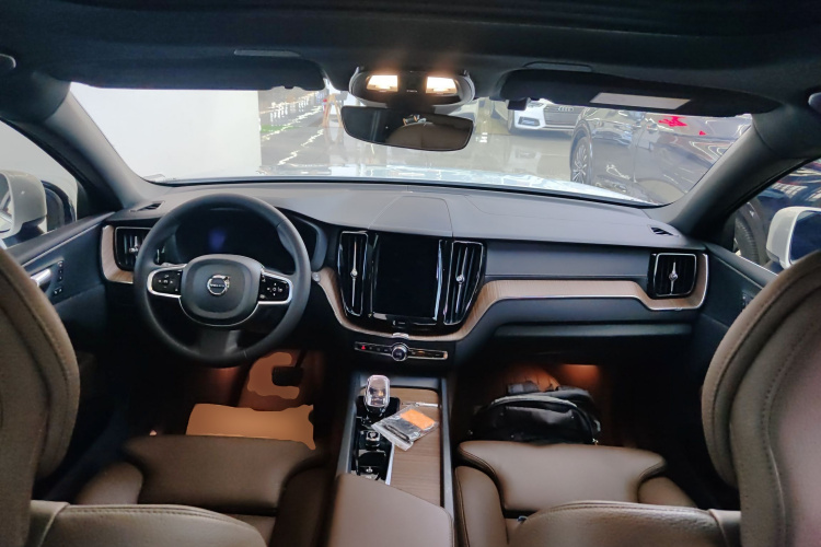 沃尔沃XC60 2024款 B5 四驱智远豪华版中控内饰12