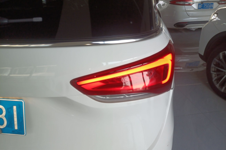 别克GL6 2019款 18T 5座互联豪华型 国V车身外观9