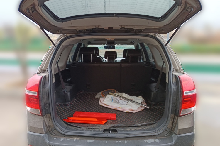 雪佛兰 科帕奇 2015款 2.4L 四驱旗舰版 7座中控内饰23