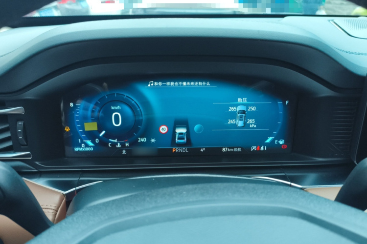 福特 探险者 2023款 EcoBoost 285 四驱钛金版 7座局部细节14