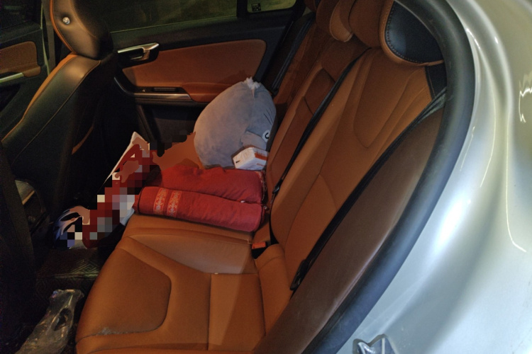 沃尔沃S60 2019款 S60L 改款 T5 智进进阶版中控内饰21