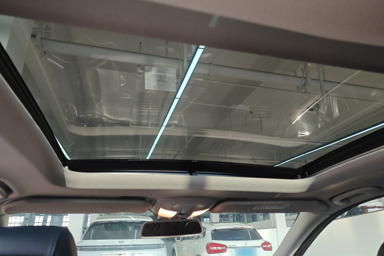 奔驰R级 2017款 R 320 4MATIC 商务型臻藏版中控内饰22