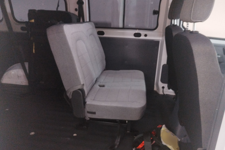 五菱汽车 五菱扬光 2024款 300km 舒适型客车版 60kW中控内饰21