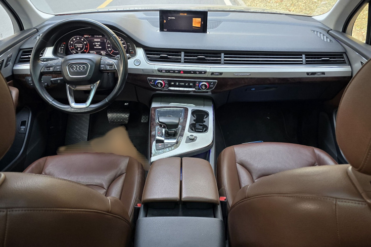 奥迪Q7 2018款 45 TFSI 技术型中控内饰7001