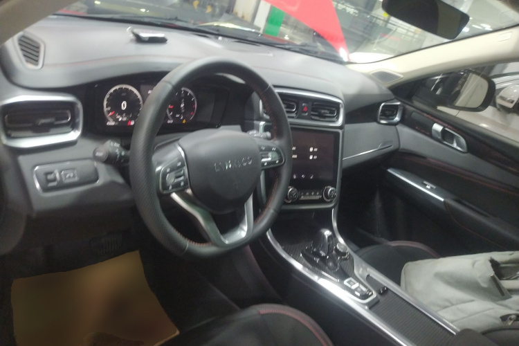 领克01 2017款 2.0T 四驱劲Pro版中控内饰12