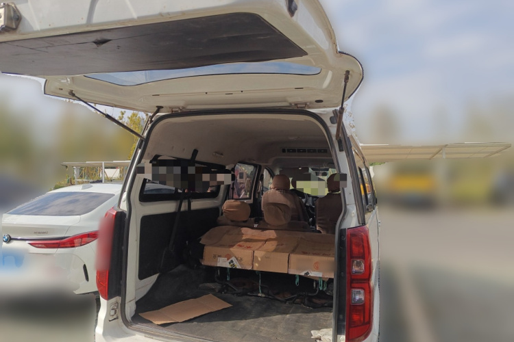 金杯 金海狮 2021款 1.5L 客车工程狮 7座局部细节23