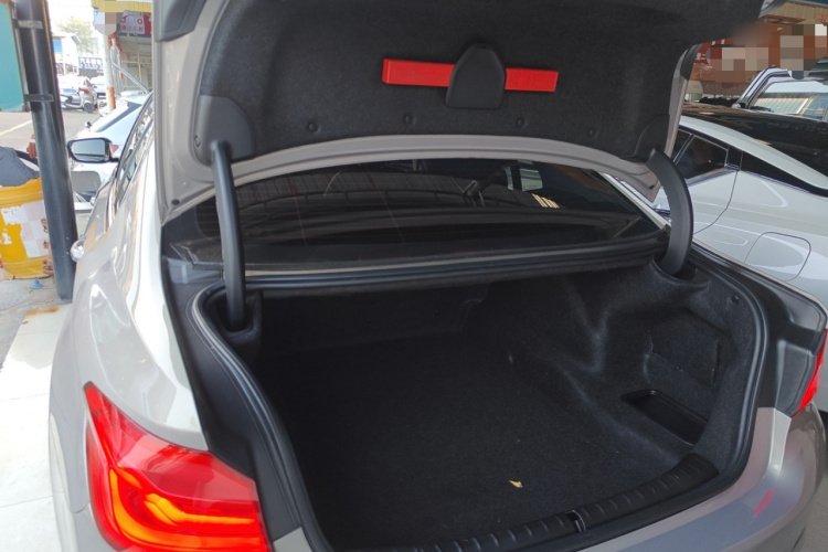 宝马5系 2018款 530Li 领先型 豪华套装局部细节23