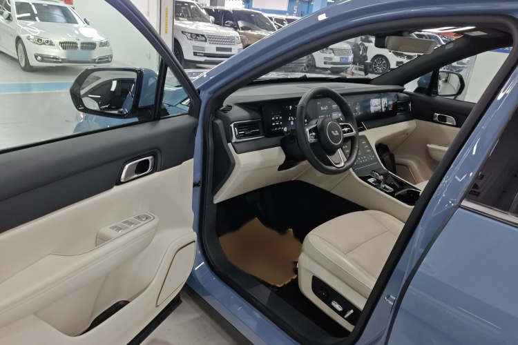 理想汽车 理想ONE 2021款 增程6座版中控内饰7003