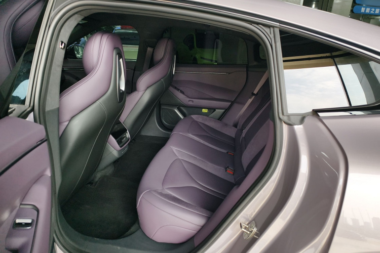 小鹏P7 2025款 702 长续航 Ultra中控内饰7004