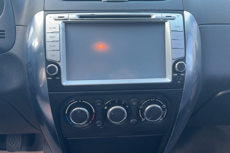 铃木 天语 SX4 2013款 1.6L 手动酷锐型局部细节16